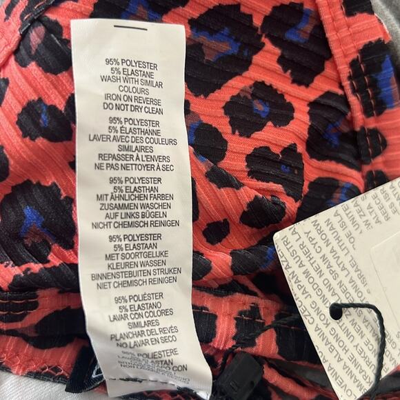 NWT Boohoo Triangle Bikini Top Womens 2 Coral Leopard Print Halter Bimbocore - Picture 5 of 6